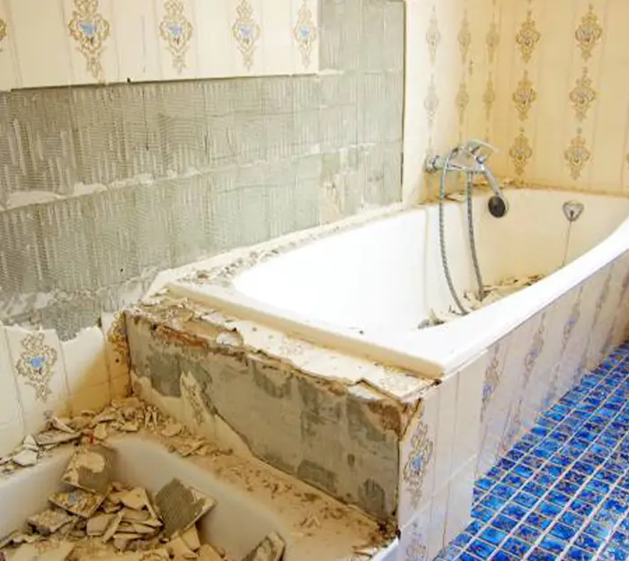 Salle de bain marbre après rénovation